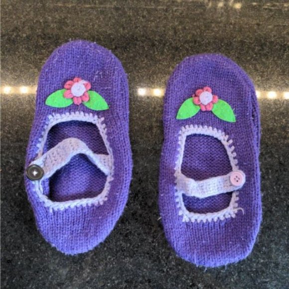 Crochet Granny Slippers Flower Shabby Chic size 6-7 - Picture 1 of 6